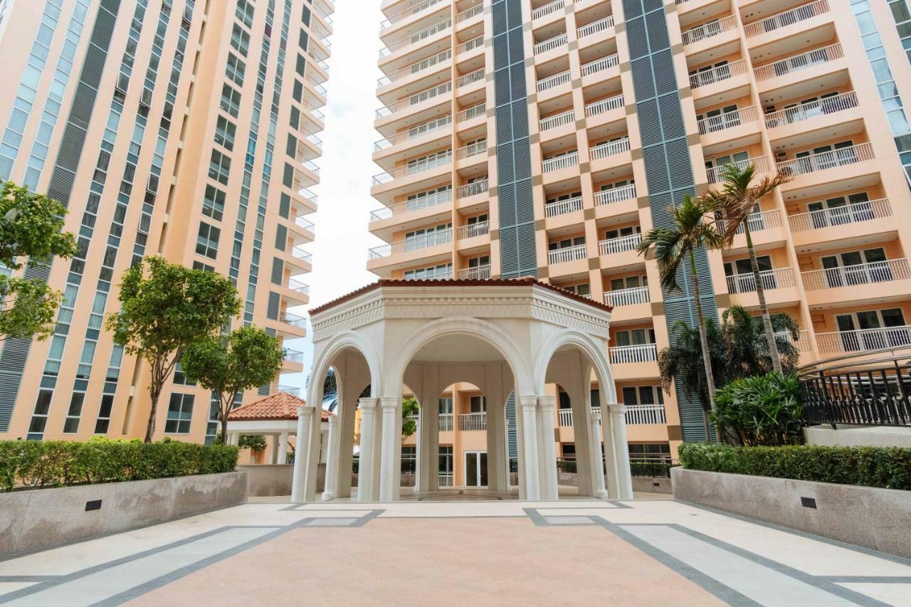 Reddoorz Premium @ Venice Luxury Bgc 2 Makati City Kültér fotó